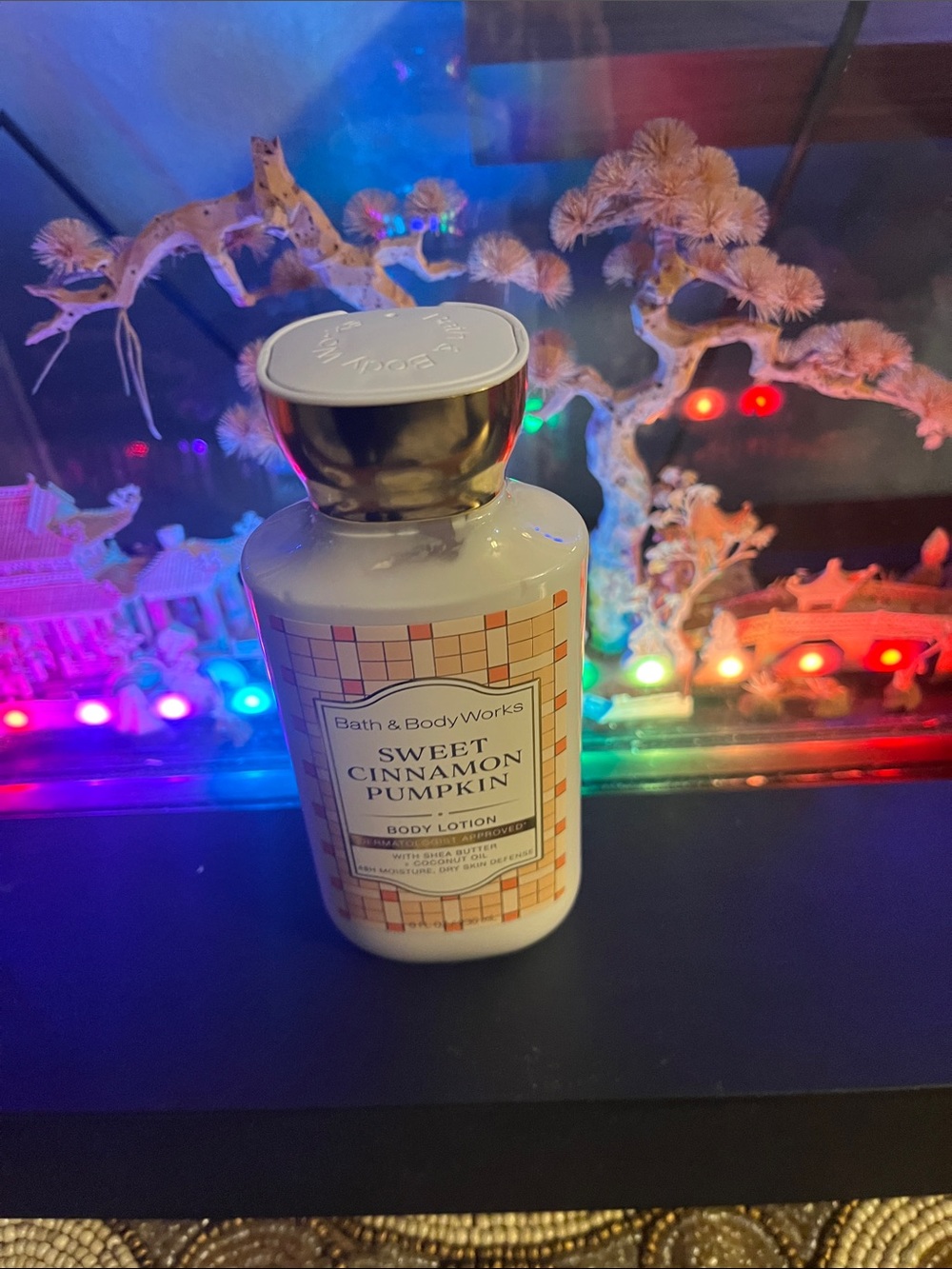 Bath & Body Works Sweet Cinnamon Pumpkin Body Lotion - White & Gold